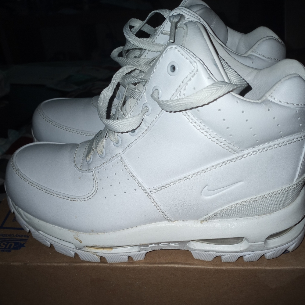 White Nike Boots ACG